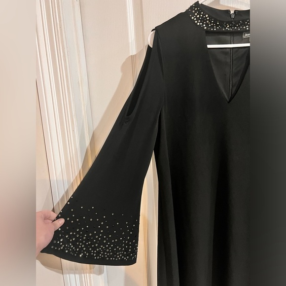 FINAL PRICE Jessica Howard Open Shoulder Dress - Picture 2 of 7